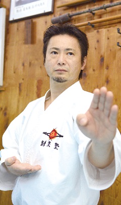岡野 友勝さん
