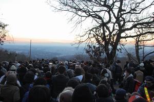 高尾山頂における入山規制に関するお知らせ