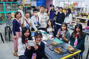 授業 Koha Geogia Yuna Chris