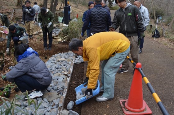 R7第2回雨庭づくり13