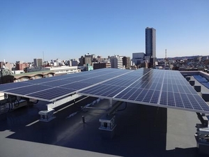 第六中学校の太陽光パネル