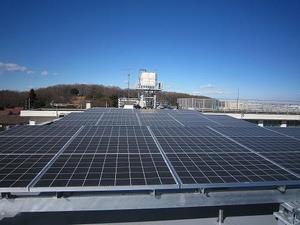 石川中学校の太陽光パネル