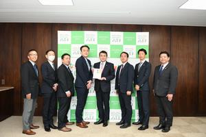 企業版ふるさと納税寄附受領式（トヨタモビリティ東京株式会社様）